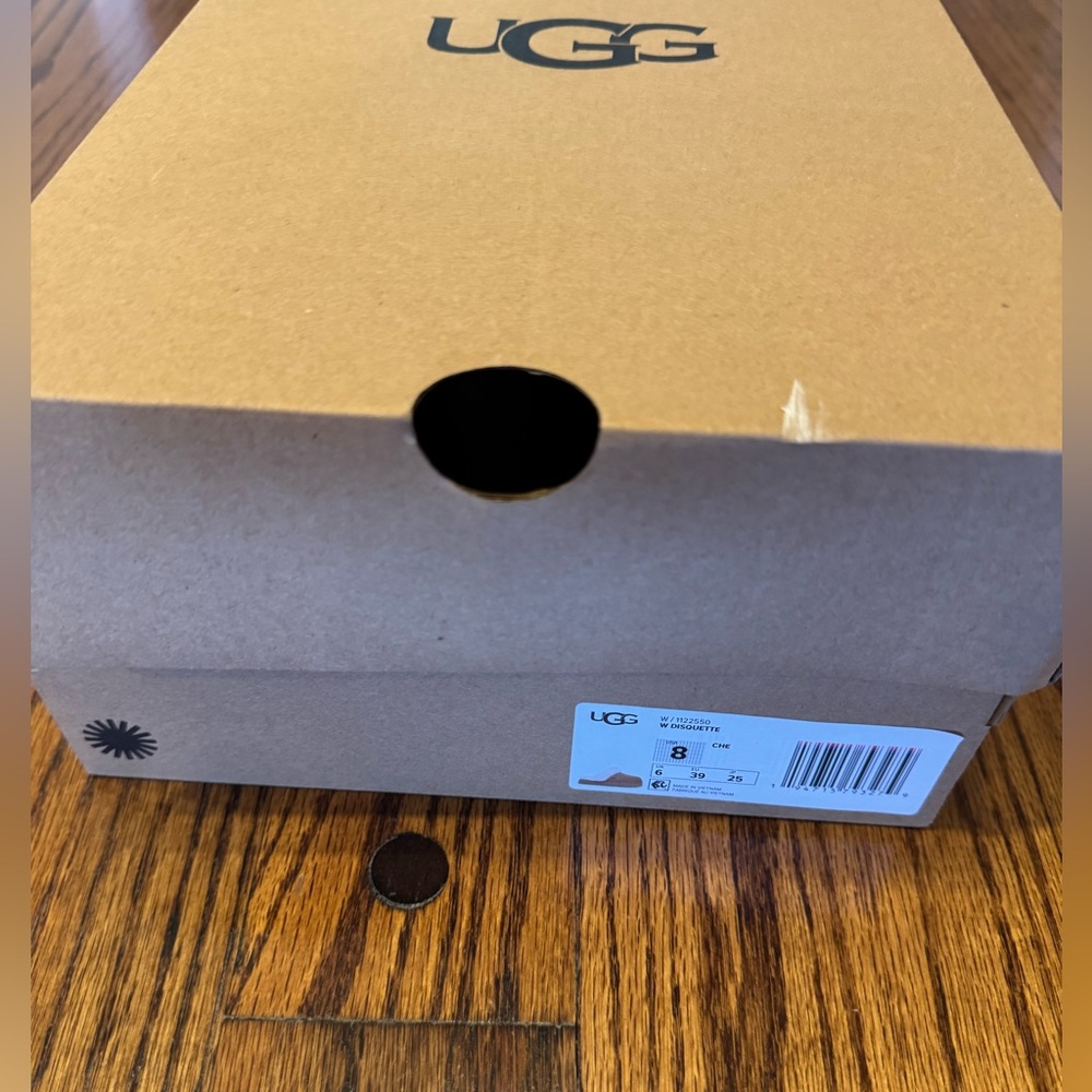 Ugg Slip On Suede Sneakers Women’s - size 8 - Picture 7 of 8